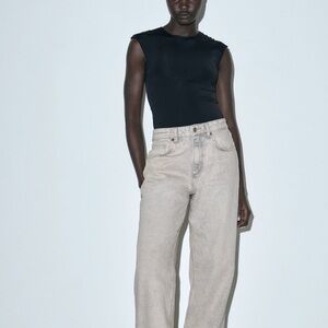 🩷ZARA FITTED BODYSUIT
BLACK